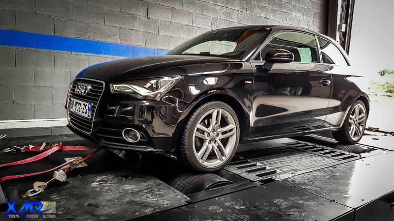 Spécialiste d'Xtrem Motor Racing ajustant le système E85 sur AUDI A1 à CHASSE SUR RHONE.